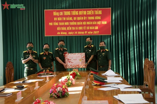 Trung tướng Huỳnh Chiến Thắng thăm và chúc Tết các đơn vị trên địa bàn An Giang
